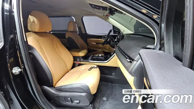 Kia Carnival Generation 4 — Фото автомобиля 16