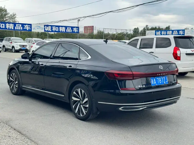 Volkswagen Passat — Фото автомобиля 7