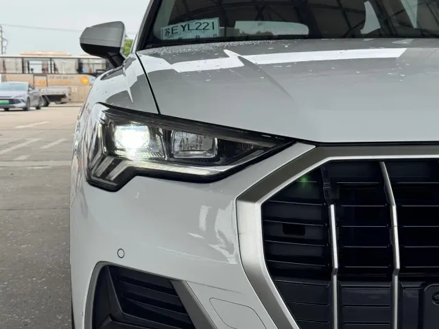 Audi Q3 — Фото автомобиля 4