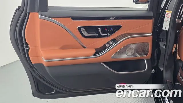 Mercedes-Benz S-Class — Фото автомобиля 23