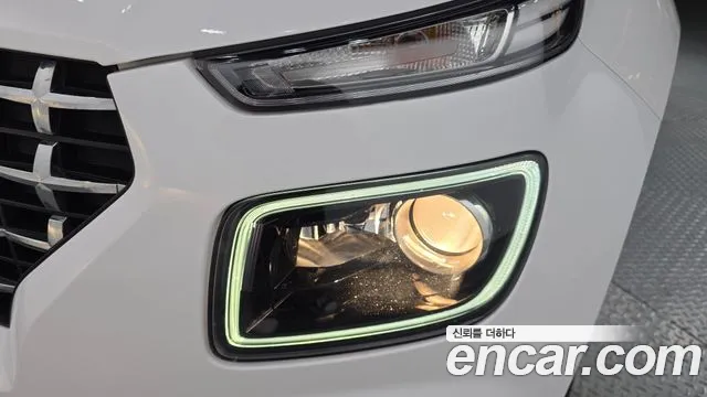 Hyundai Venue — Фото автомобиля 7