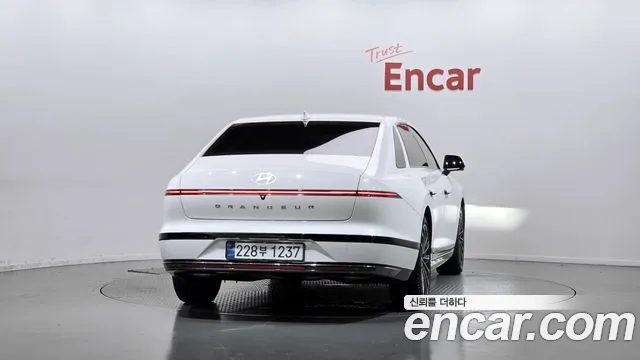 Hyundai Grandeur — Фото автомобиля 4