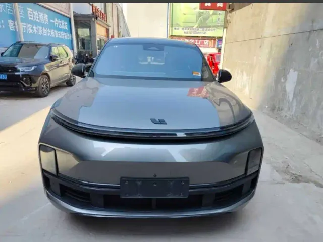 Li Auto L8 — Фото автомобиля 2
