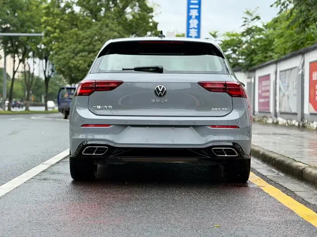 Volkswagen Golf — Фото автомобиля 5