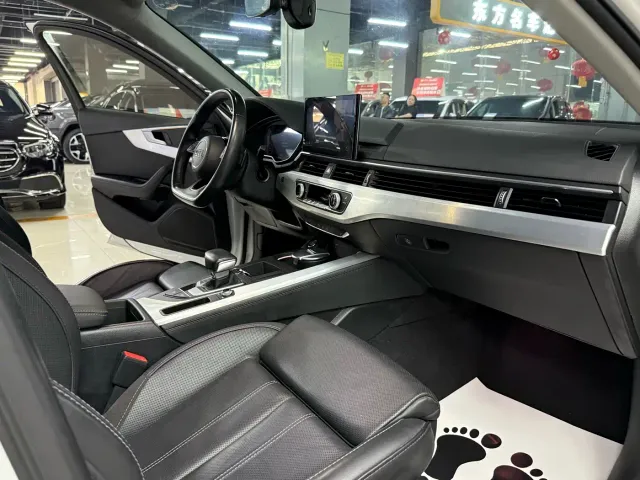 Audi A4L — Фото автомобиля 16