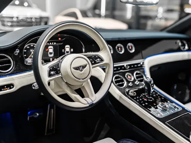 Bentley Continental — Фото автомобиля 8