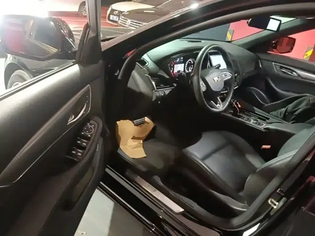 Cadillac CT5 — Фото автомобиля 15