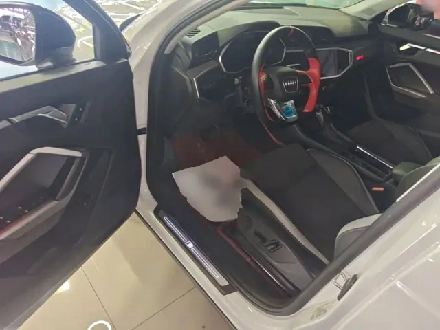 Audi Q3 — Фото автомобиля 15