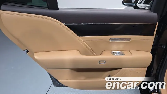 Genesis G90 Бензин 3.5 турбо AWD — Фото автомобиля 25