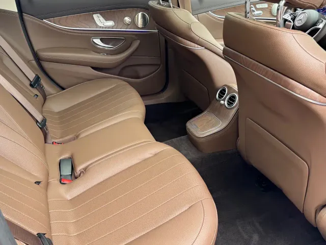 Mercedes-Benz E-Class — Фото автомобиля 26