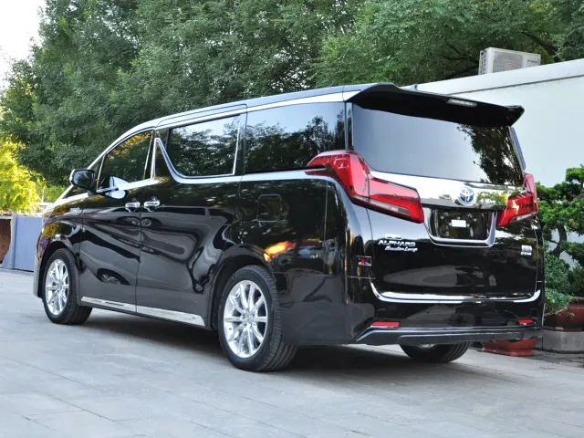 Toyota Alphard — Фото автомобиля 5