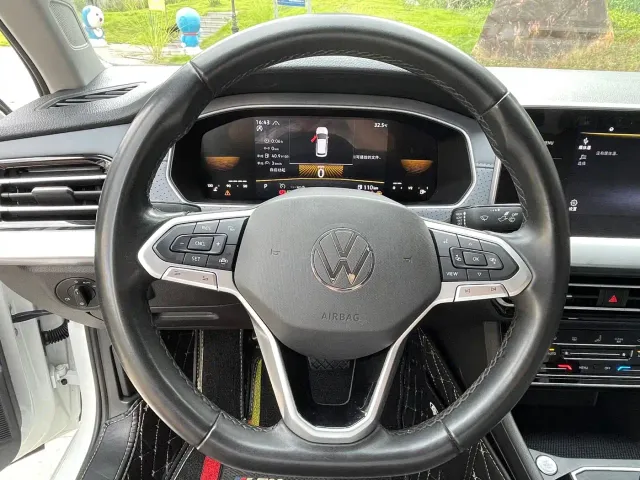 Volkswagen Lavida — Фото автомобиля 9