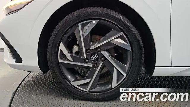 Hyundai Avante CN7 — Фото автомобиля 5