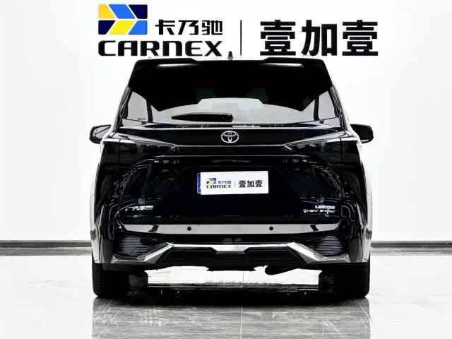 Toyota Sienna — Фото автомобиля 5