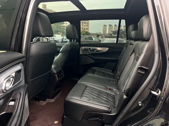 GAC Trumpchi GS8 — Фото автомобиля 9
