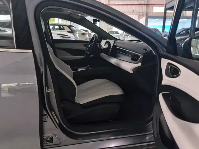 BYD Seal 05 DM-i — Фото автомобиля 8
