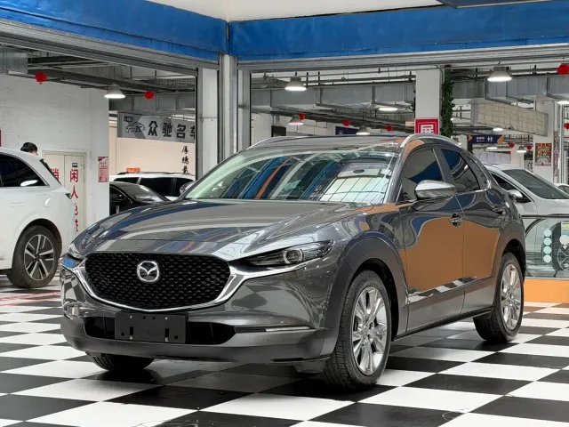 Фотография автомобиля — Mazda CX-30