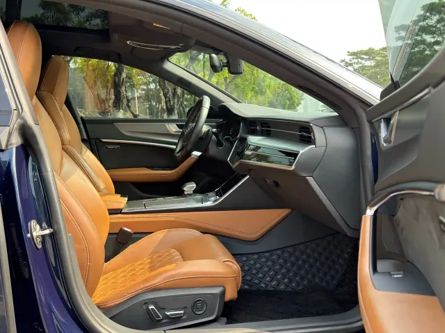 Audi A7L — Фото автомобиля 13