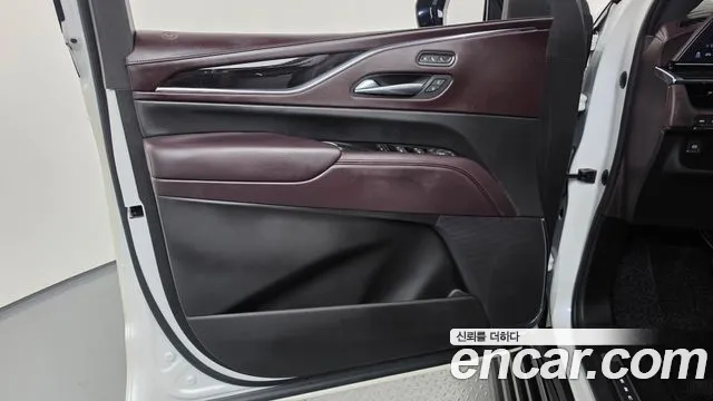 Cadillac Escalade 5th Gen — Фото автомобиля 13