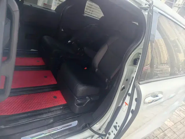 Toyota Granvia — Фото автомобиля 10