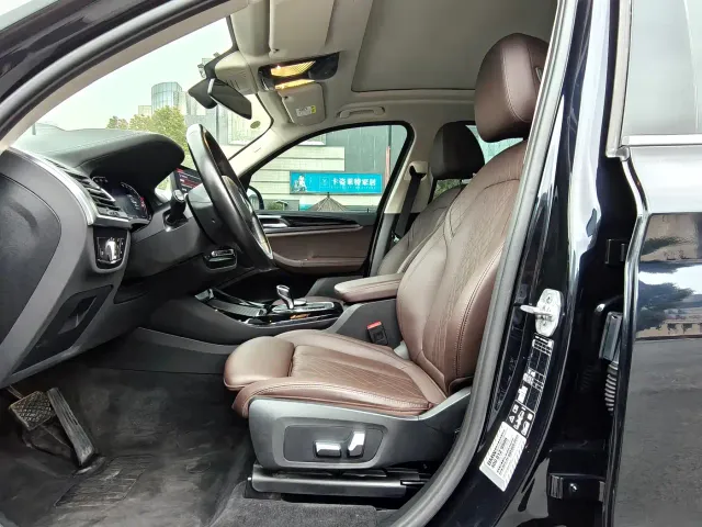 BMW X3 — Фото автомобиля 10