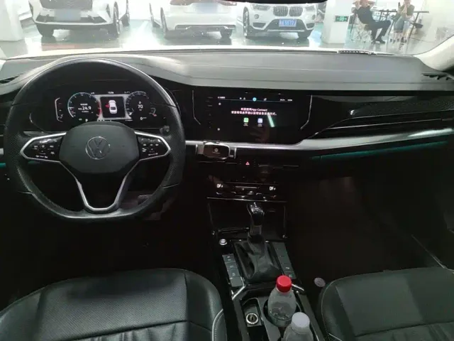 Volkswagen Passat — Фото автомобиля 5