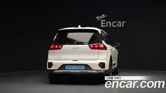 Kia Niro Niro Plus Light (Такси) — Фото автомобиля 4