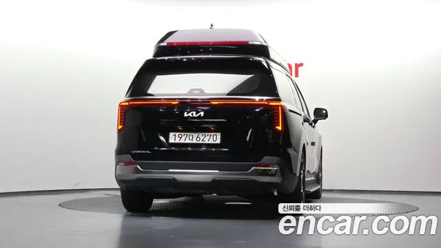 Kia Carnival Generation 4 — Фото автомобиля 4