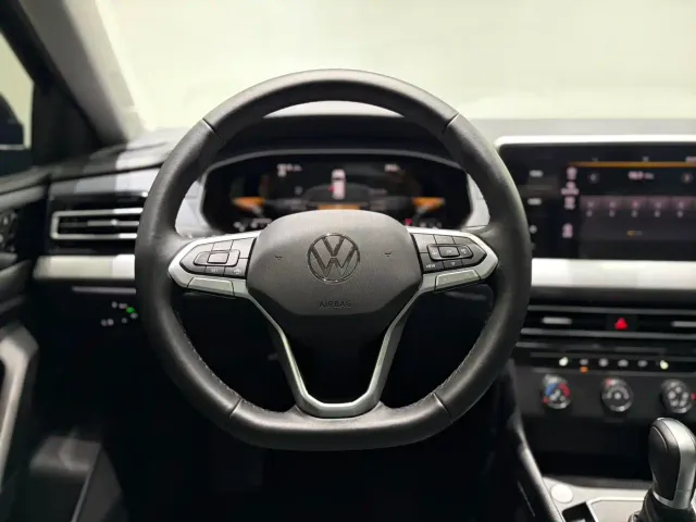 Volkswagen Lavida — Фото автомобиля 9