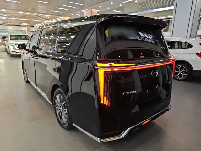 GAC Trumpchi M8 — Фото автомобиля 4