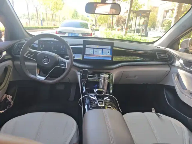 BYD Qin PLUS — Фото автомобиля 5
