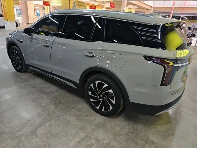 Hongqi HS7 PHEV — Фото автомобиля 4