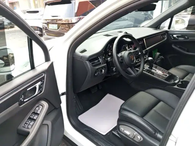 Porsche Macan — Фото автомобиля 15