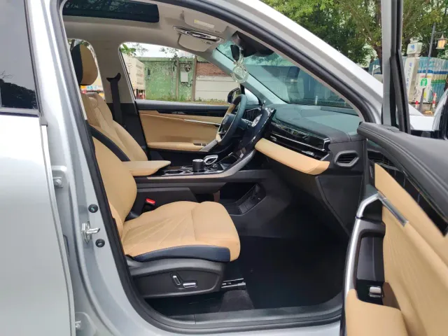 Geely Boyue L 2023 1.5TD DCT Premium — Фото автомобиля 15