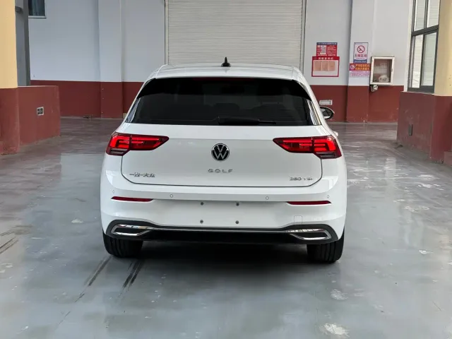 Volkswagen Golf — Фото автомобиля 15