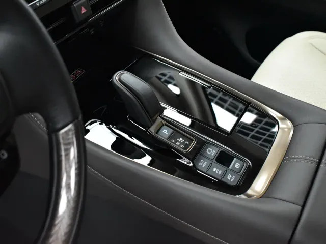 Toyota Alphard — Фото автомобиля 12