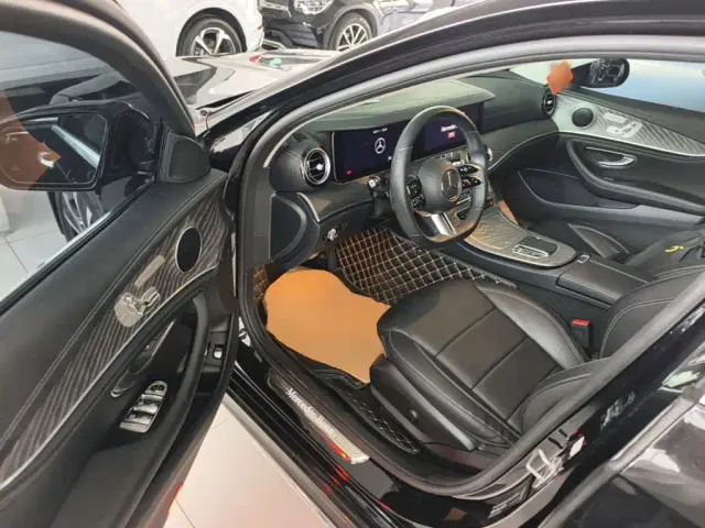 Mercedes-Benz E-Class — Фото автомобиля 15