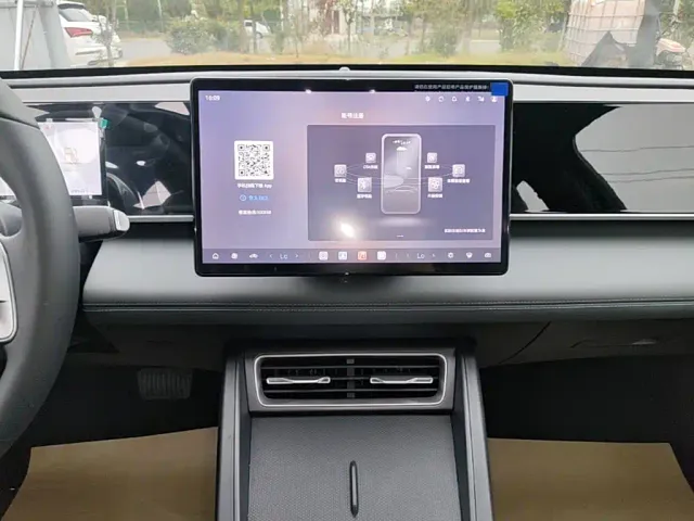 BYD Qin L — Фото автомобиля 12