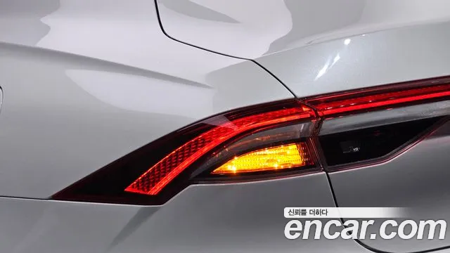 Hyundai Grandeur Grandeur (New) Hybrid — Фото автомобиля 8