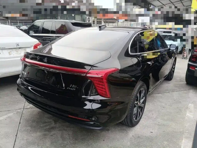 Hongqi H5 PHEV — Фото автомобиля 6