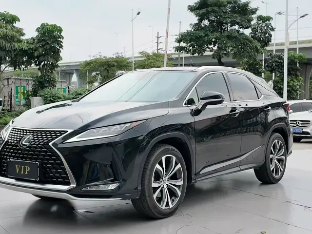 Фотография автомобиля — Lexus RX