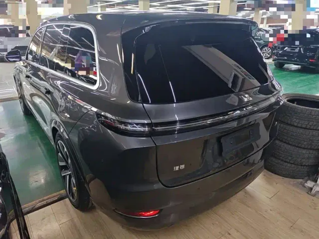 Li Auto L9 — Фото автомобиля 4