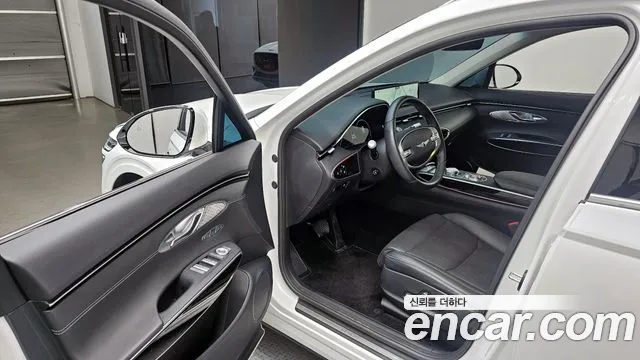 Genesis GV70 2.5T Бензин AWD — Фото автомобиля 10