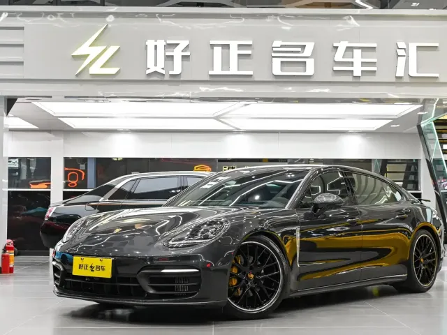 Фотография автомобиля — Porsche Panamera