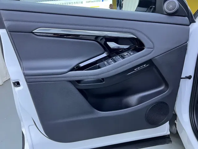 Land Rover Range Rover Evoque — Фото автомобиля 16