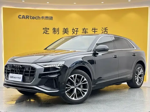 Фотография автомобиля — Audi Q8