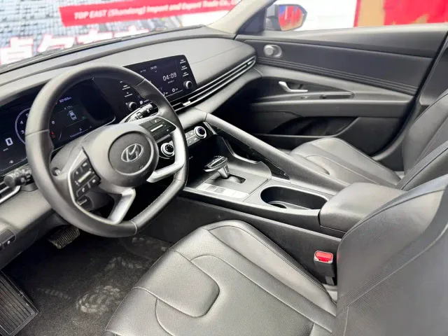 Hyundai Elantra — Фото автомобиля 11