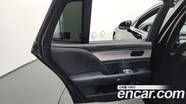 Genesis G90 Бензин 3.5 турбо AWD — Фото автомобиля 25