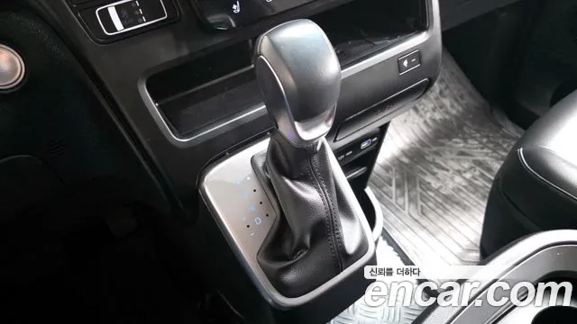Hyundai Staria Staria Карго 5 мест — Фото автомобиля 9