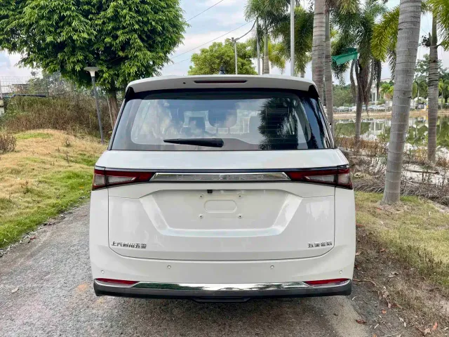 Wuling Jiachen — Фото автомобиля 6